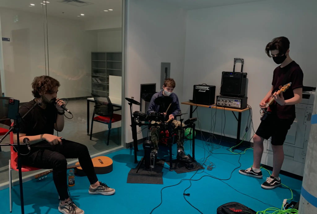 559f09 22bd7b86dc1f43a3b0b37c27a47b8f3amv2 2048x1384